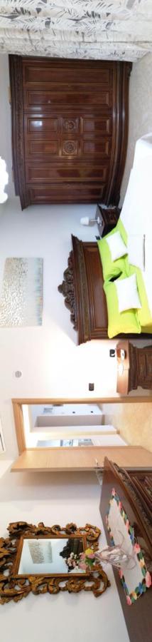 Suite Maria Agliana Luaran gambar